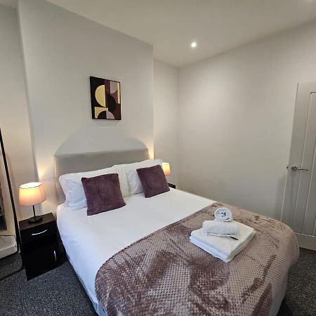 16 Newcastle Street By Prestige Properties Serviced Accommodation Roose  Bagian luar foto