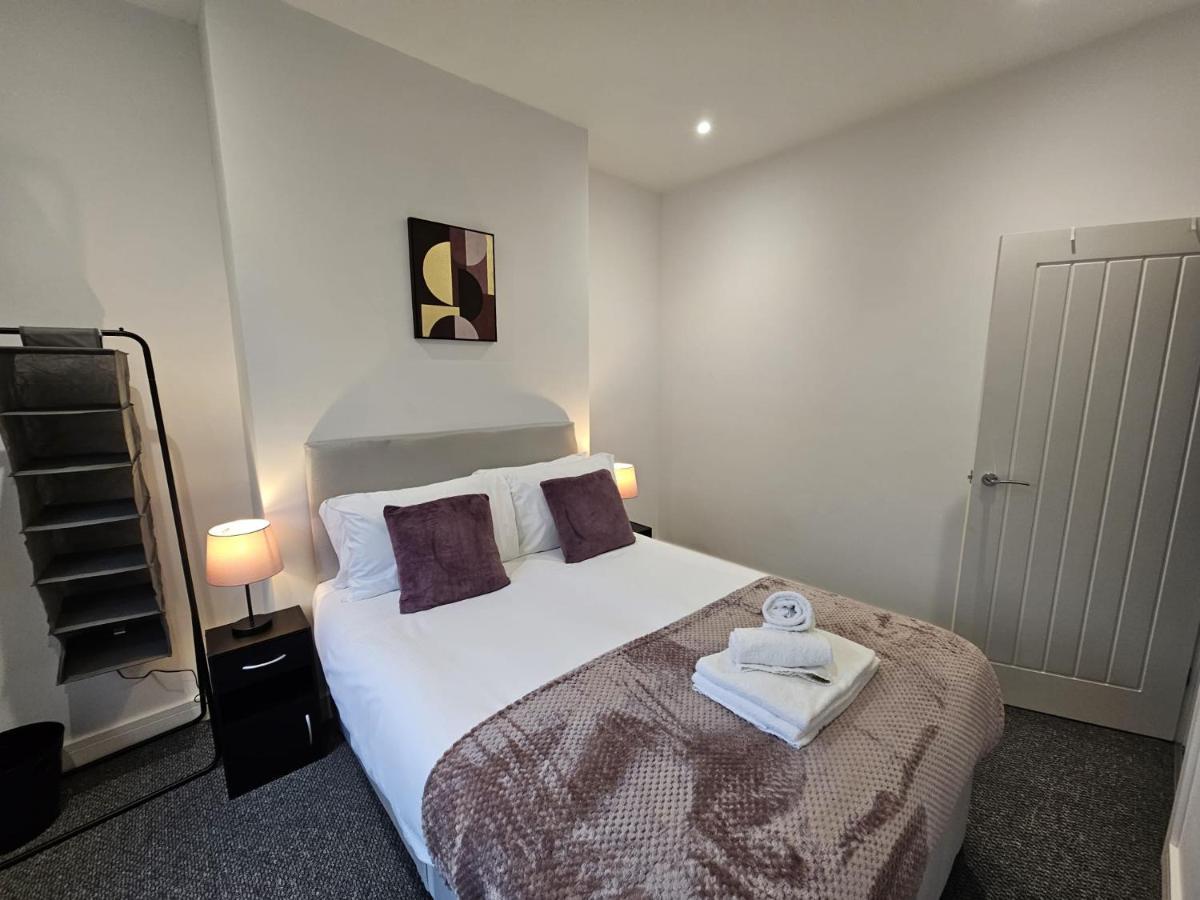 16 Newcastle Street By Prestige Properties Serviced Accommodation Roose  Bagian luar foto